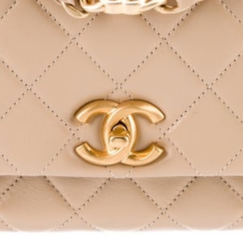 Chanel - Picture 7 of 7